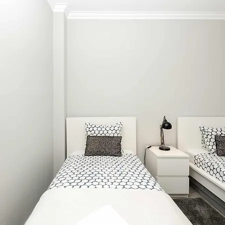 Cozy With Sea View In אסטוריל